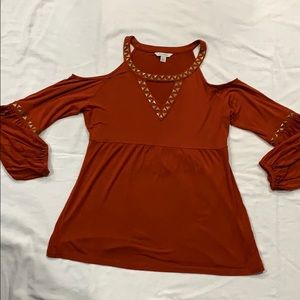 Woman off shoulder top L